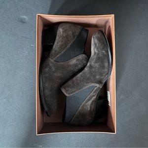 Via Spiga Women's Brown Suede Ankle Boots Size 9.5M 41 EUR NWT